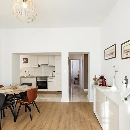 Bay View Apartmán *