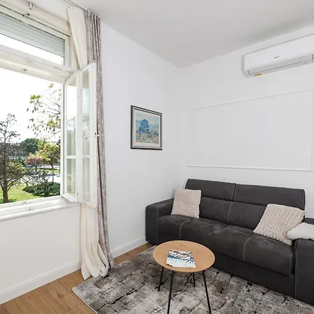 Bay View Apartmán *